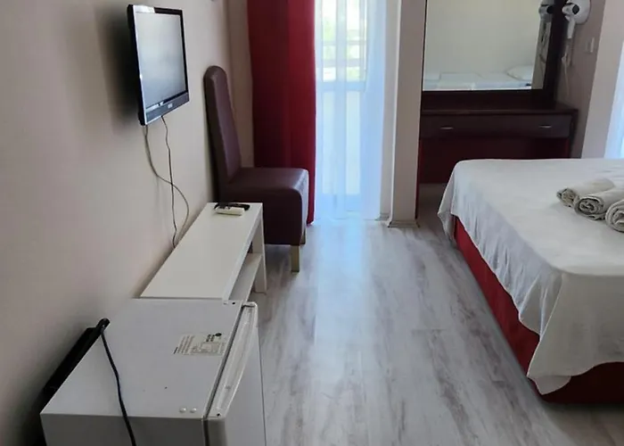 Minay Hotel *